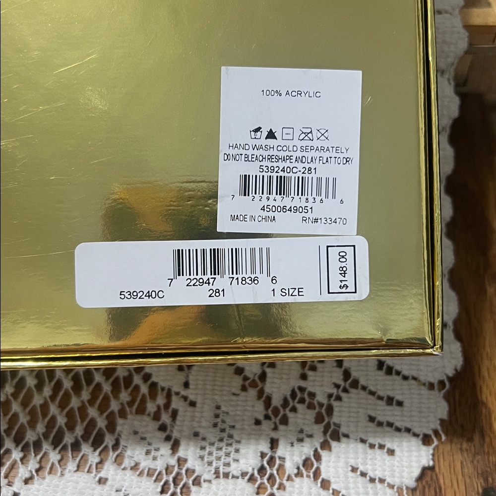 Michael Kors Gold and Cream Hat,Scarf and Glove Set!NWT - Picture 4 of 4